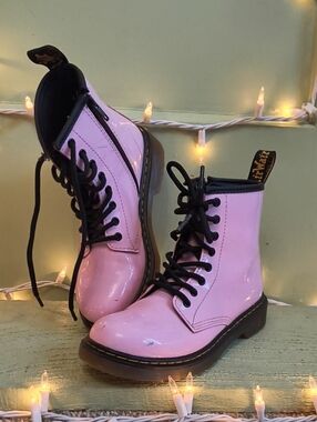 Kids Dr. Martens 1460 Patent Pink 🩷 Black 🖤 Air Wair Lace Zip Lamper Boots 2